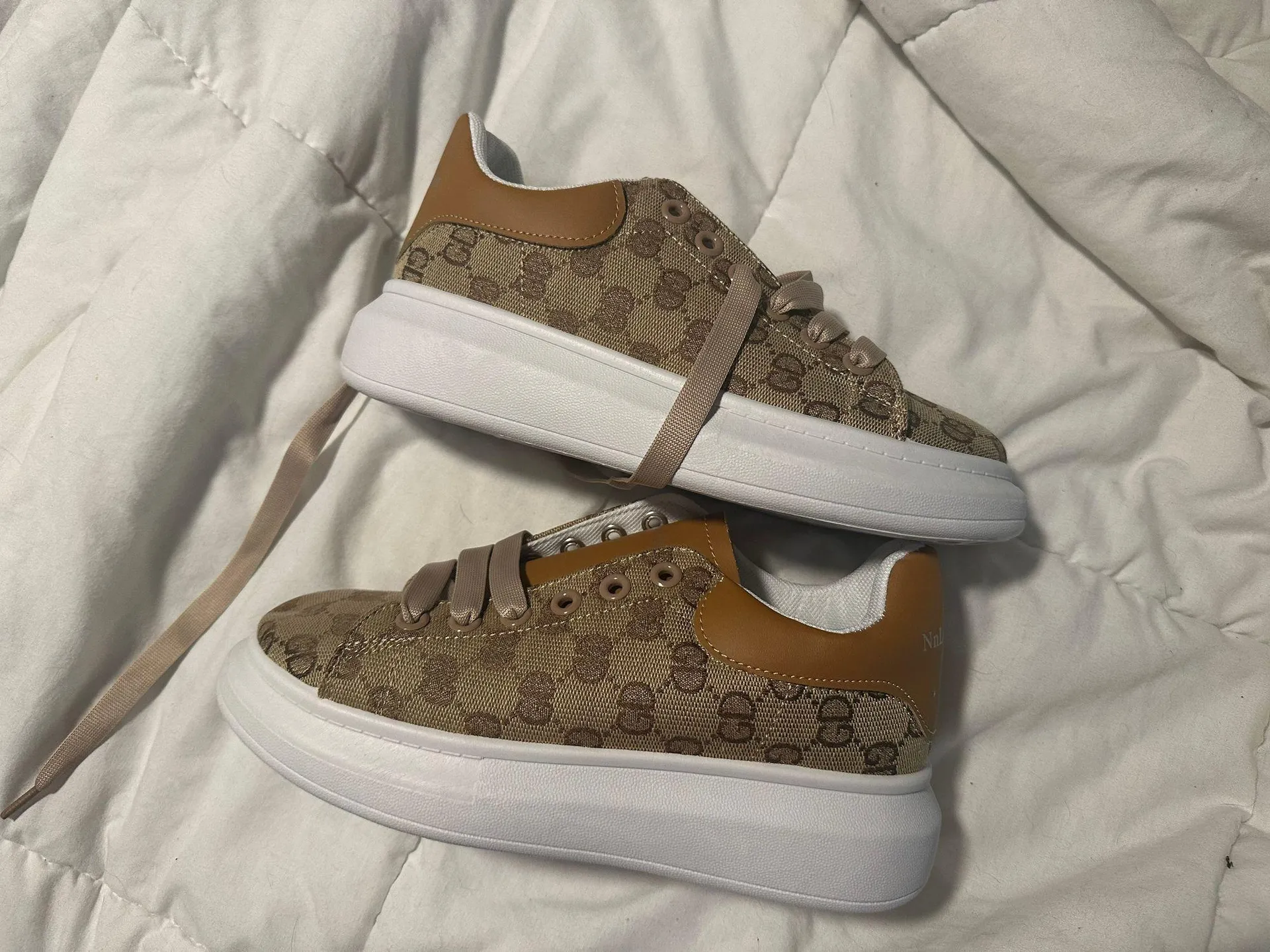 GD Sneakers Size 8 - Image 2