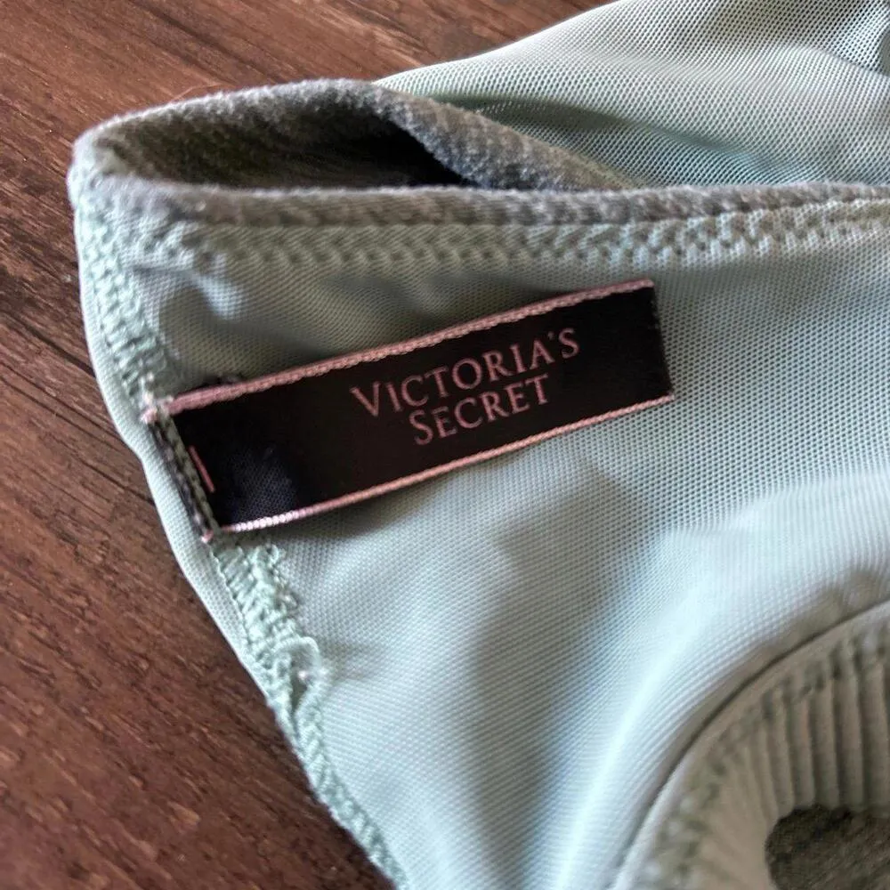 Victoria’s Secret Sports Bras Size Medium - Image 6