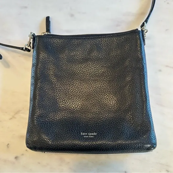 Kate Spade‎ Black Leather Crossbody Polly Small Swing Pack Minimalist Travel - Image 2