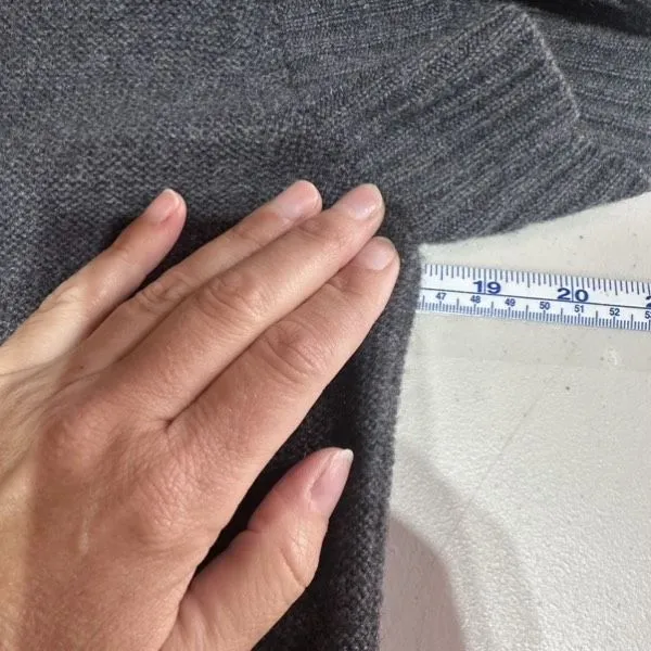 Y2K‎ Velvet by Graham & Spencer Cashmere Short Sleeve Gray Tunic Sweater Small - Image 7