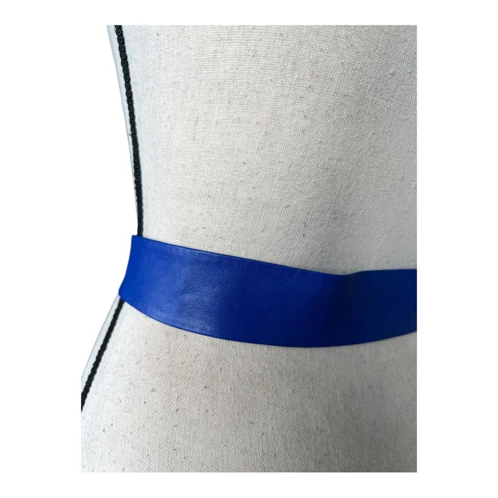 Vintage Reyman Ridless 80s Cobalt Blue Leather Sash Belt With Bold Gold Buckle - Image 6