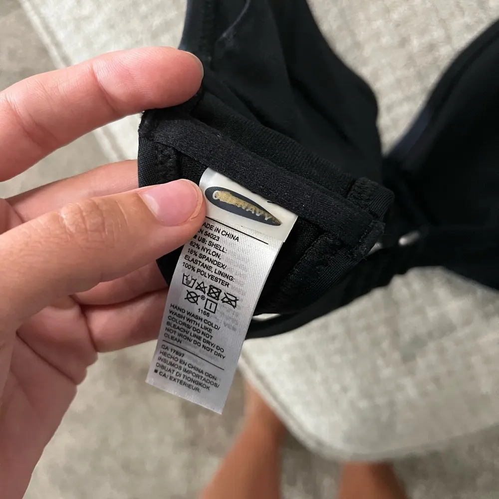 Old navy bikini top - Image 5