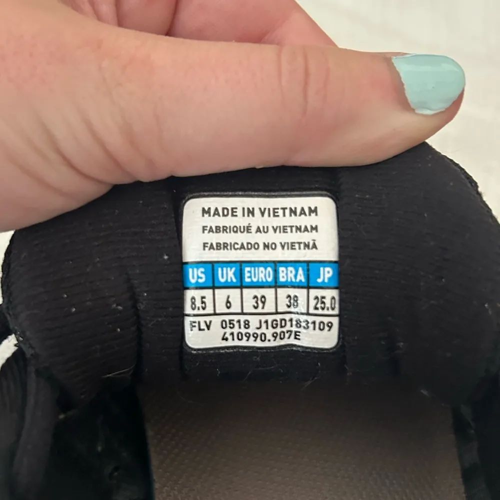 Mizuno Black Athletic Shoes | Running Shoes | Women’s Size 8.5 - Image 8