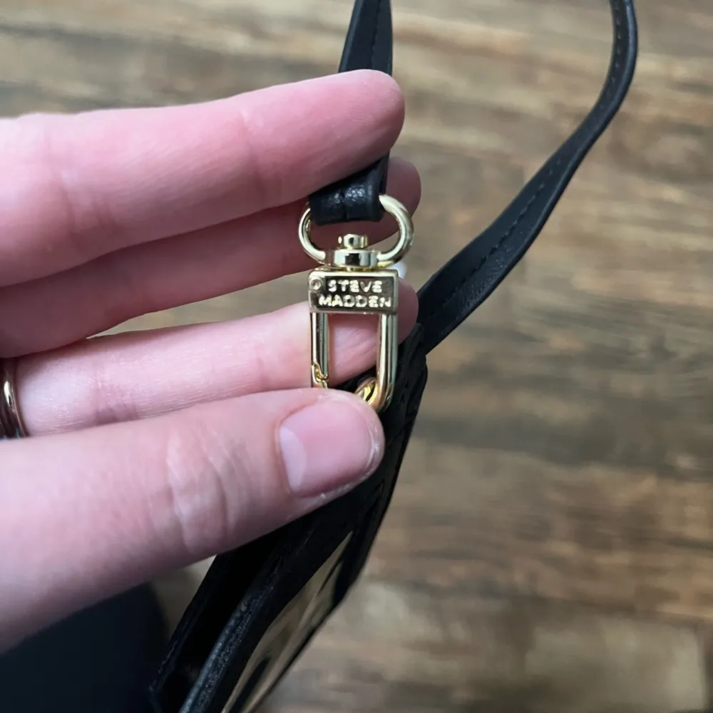 Steve Madden Black Wristlet with Strap, mirror inside - Image 6