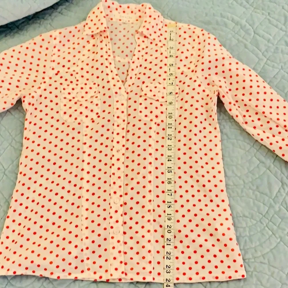 Eden & Olivia polka dot button down shirt. - Image 8