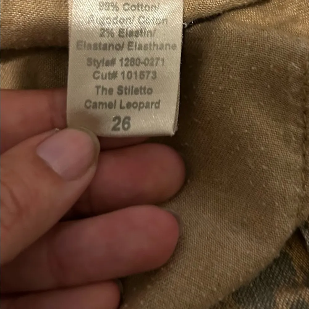 Current Elliott The Stiletto Skinny Camel
Leopard Print jeans size 26 - Image 5