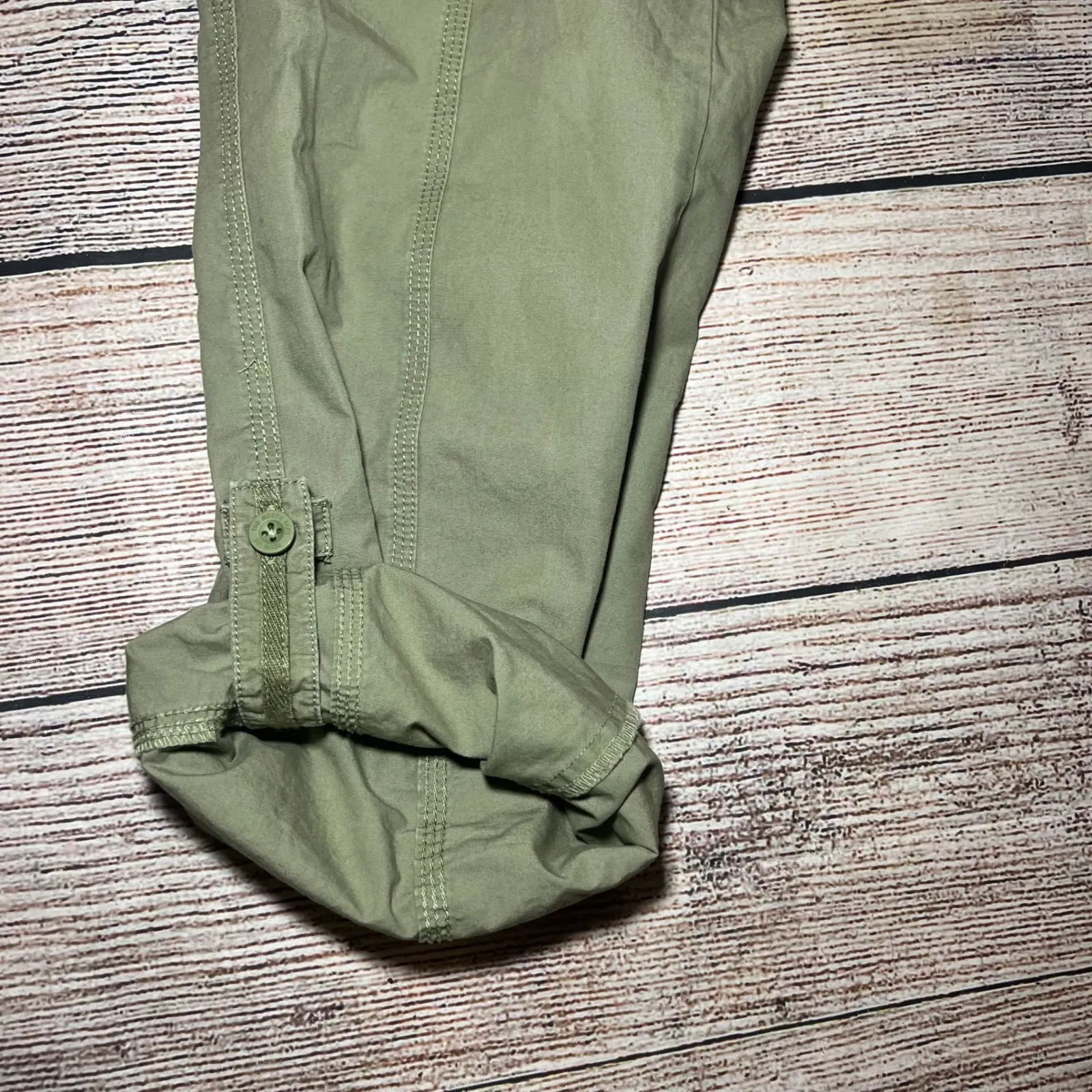 The North Face Olive Green Convertible‎ Roll Up Ankle Cargo Pants Womens 8 31x30 - Image 7