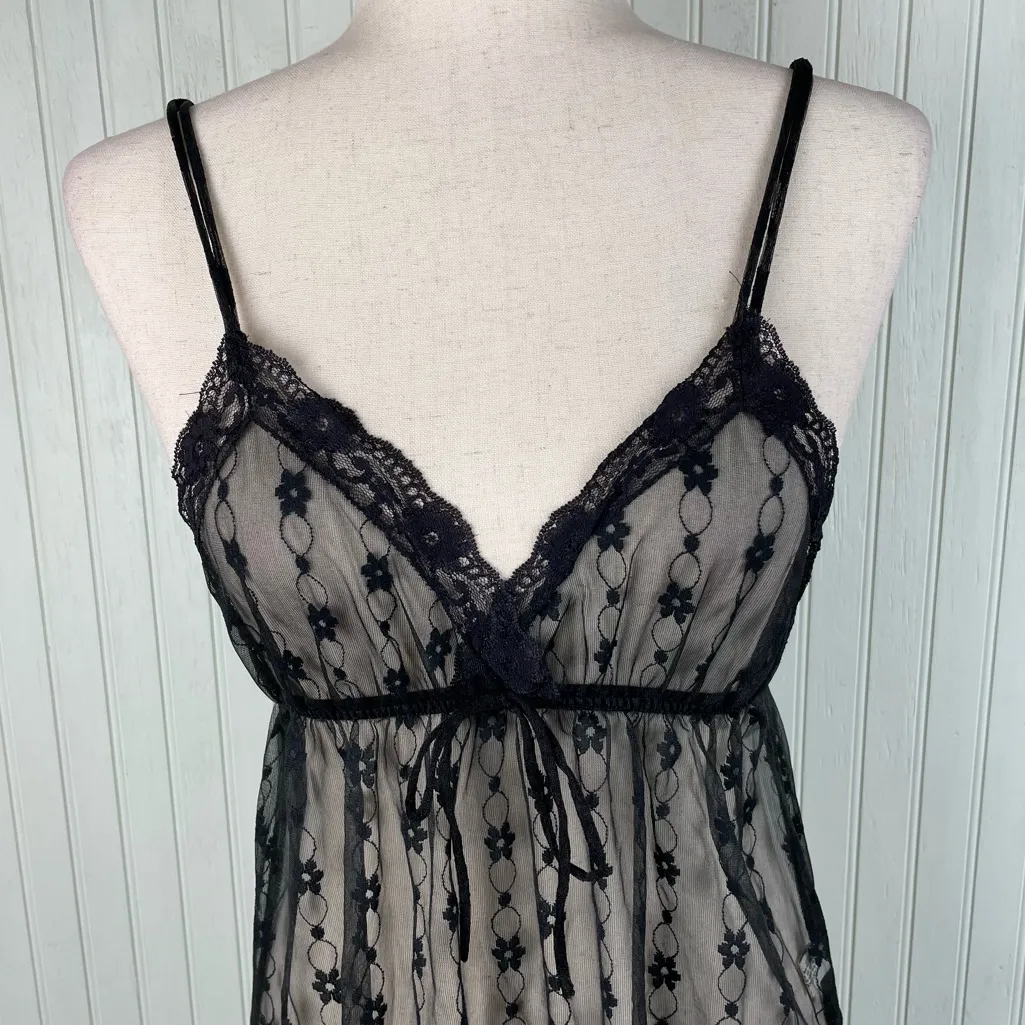 Vintage 1960s Beau Monde Lingerie Black Sheer Floral Long Nightgown Size Small - Image 3