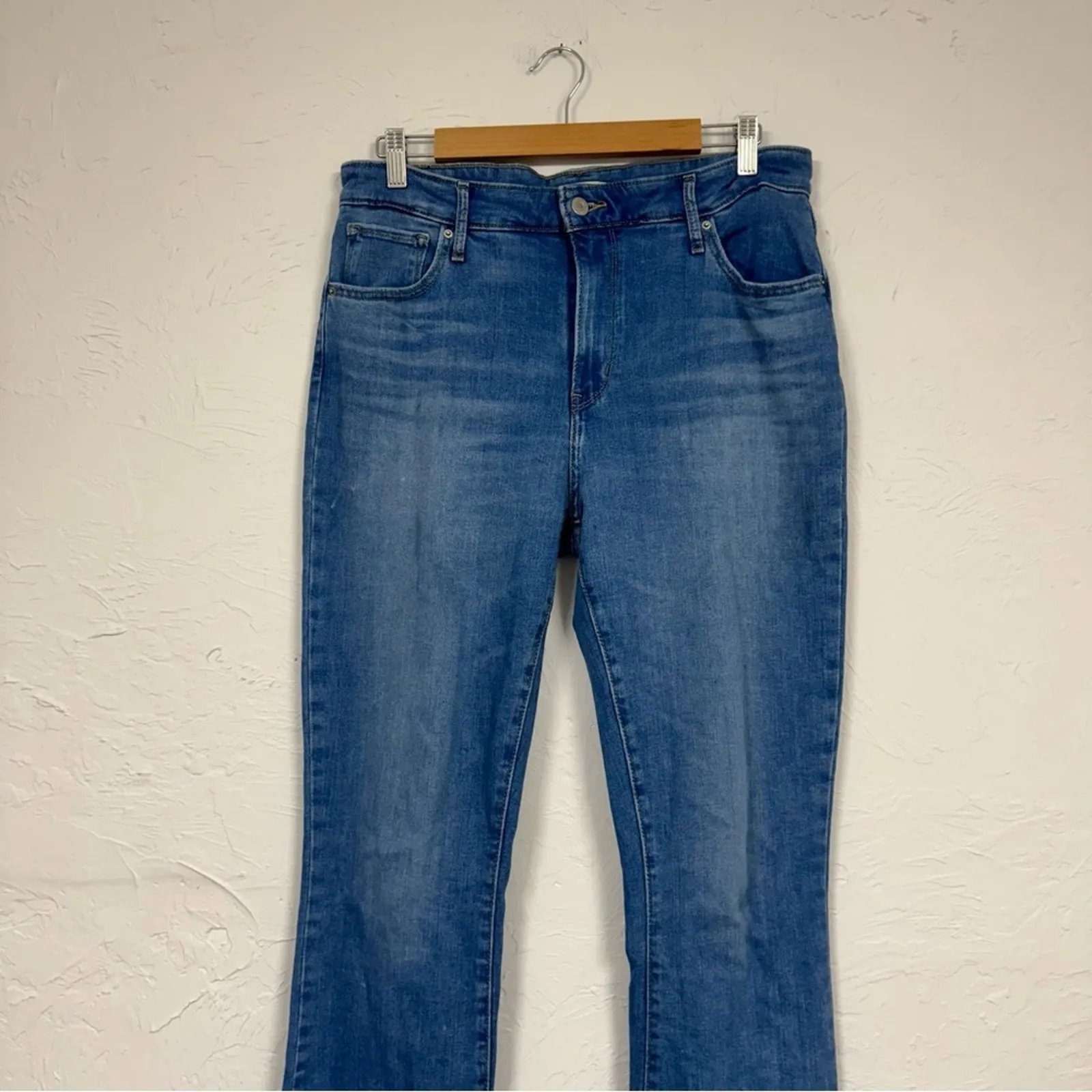 Levi’s 725 High Rise Bootcut Jeans Womens 32 Blue Stretch Denim Casual Zip Fly - Image 2