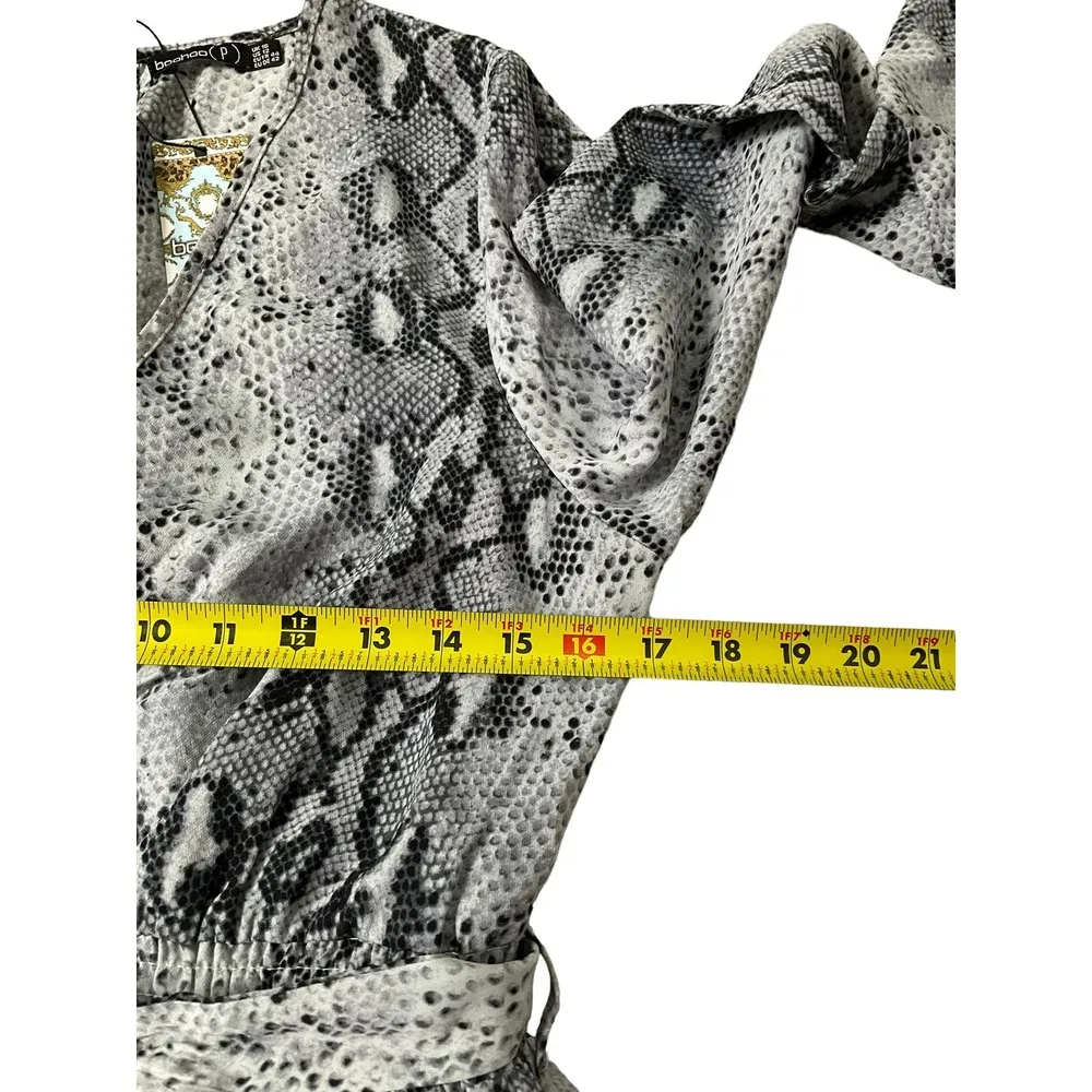 Boohooo Gray & Black Animal Print Bell Sleeve Dress Size 16 NWT | 44-35 - Image 6