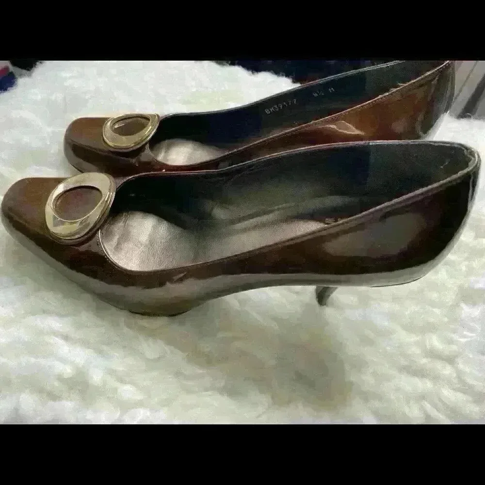 Stuart Weitzman Brown Patent Pumps with Gold Accent - Image 6