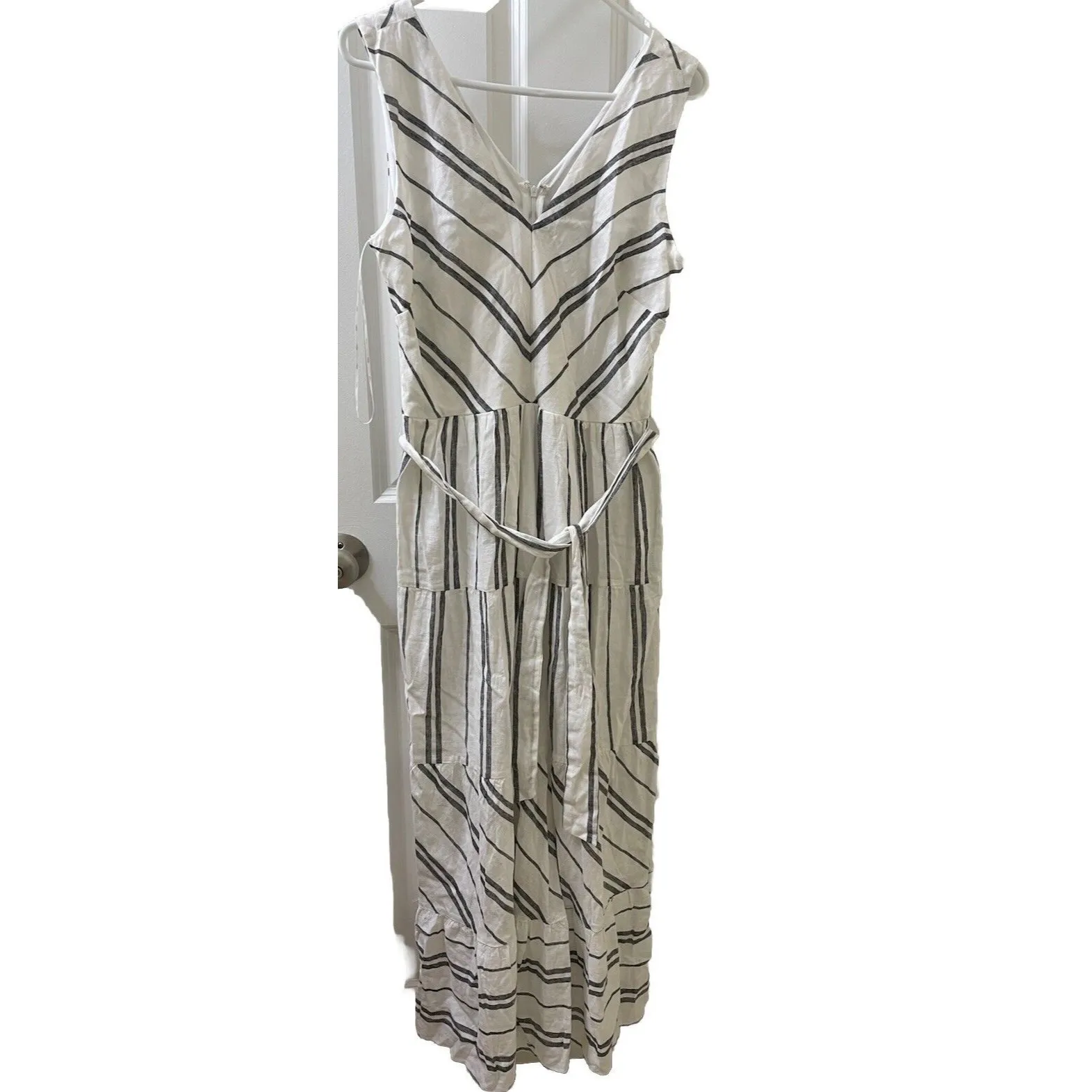 DKNY by Donna Karan Linen Stripe Print V - Image 2