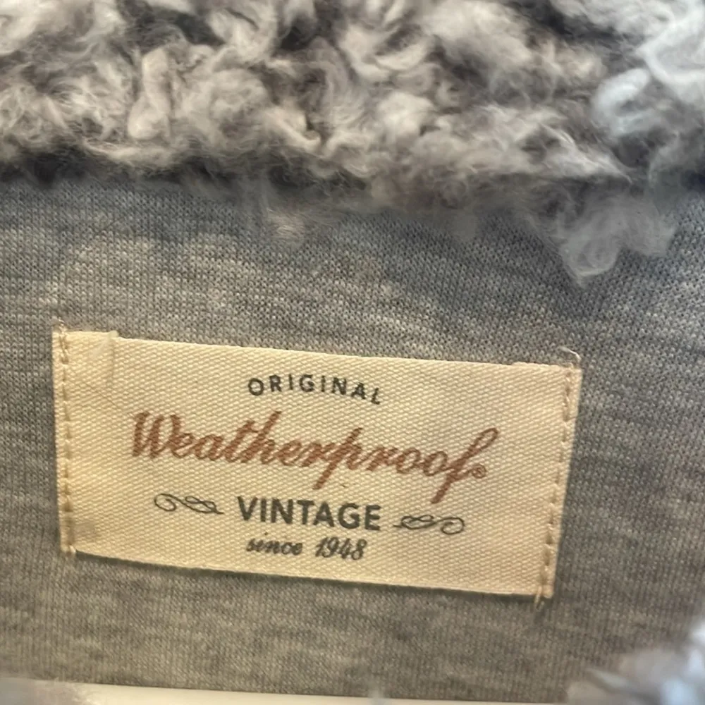 Gray Sherpa weatherproof brand pullover zip front /pockets - Image 3