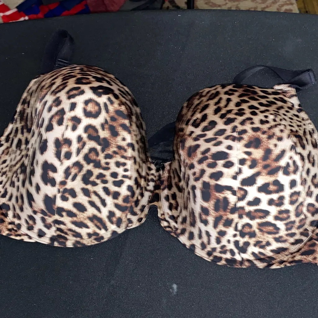 Torrid  Leopard Print Bra underwire size 44DDD(F) Wide back closure clean - Image 8