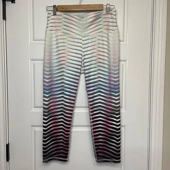 Athleta Women's High Rise Prism Chaturanga Striped Crop‎ Leggings Size Medium - Image 9