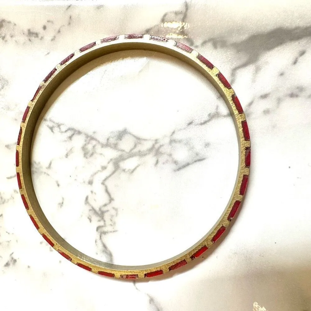 Red and gold tone brass bangle bracelet - Image 5