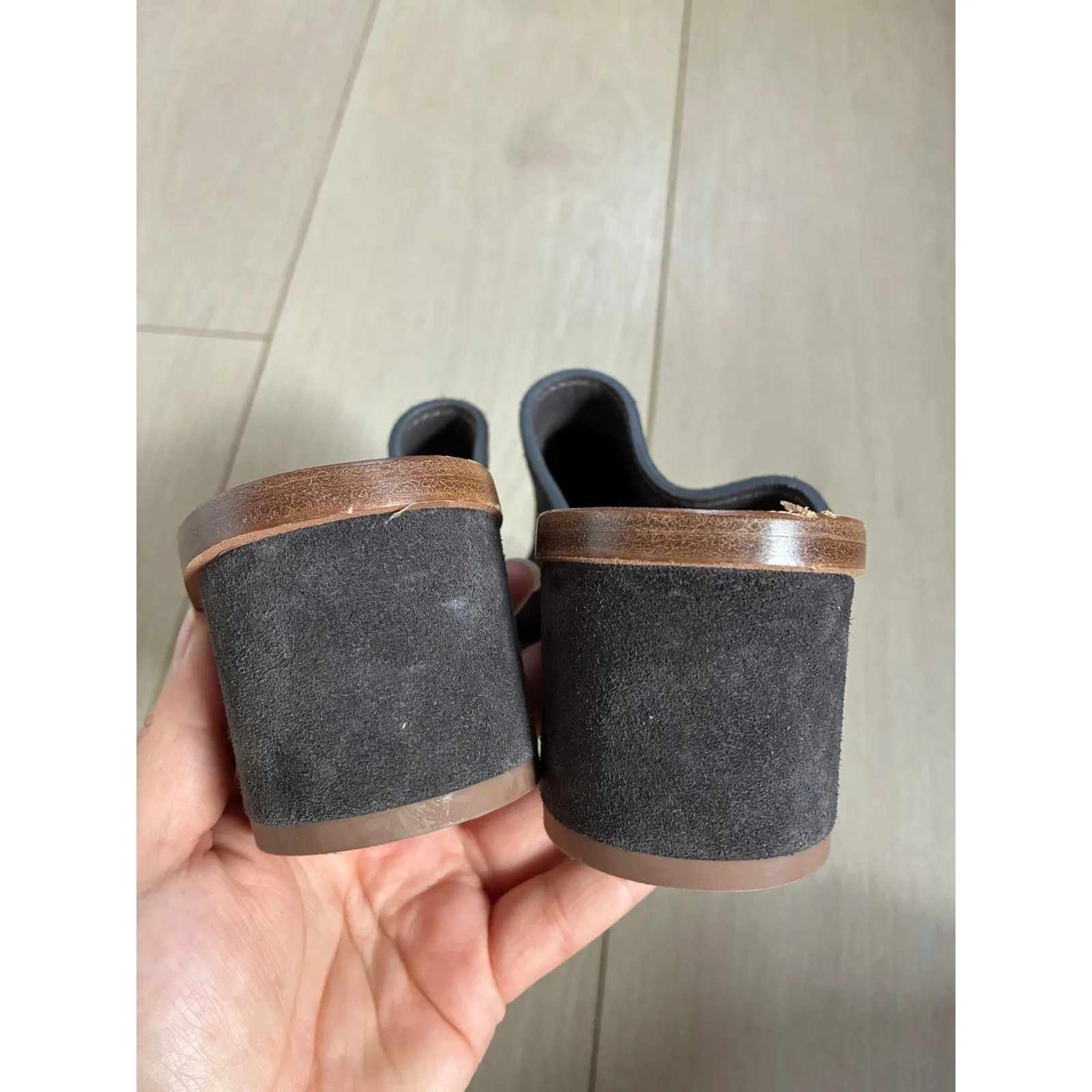 Vince "Jewelle" Charcoal Suede Toe-Ring Slide Sandals Made in Italy Sz 6M - Image 5