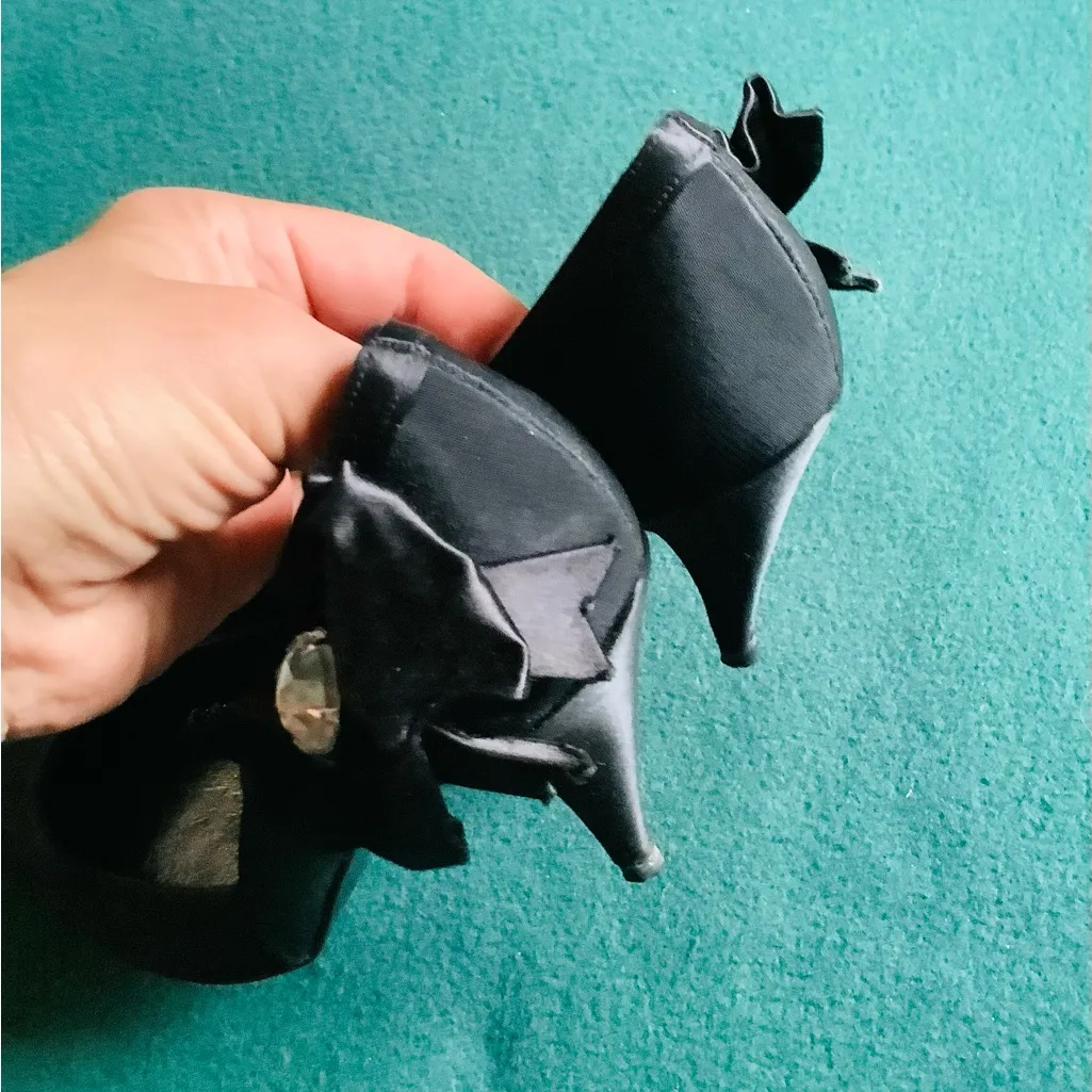 Dressy mid heel pumps 🌹🌹 - Image 4