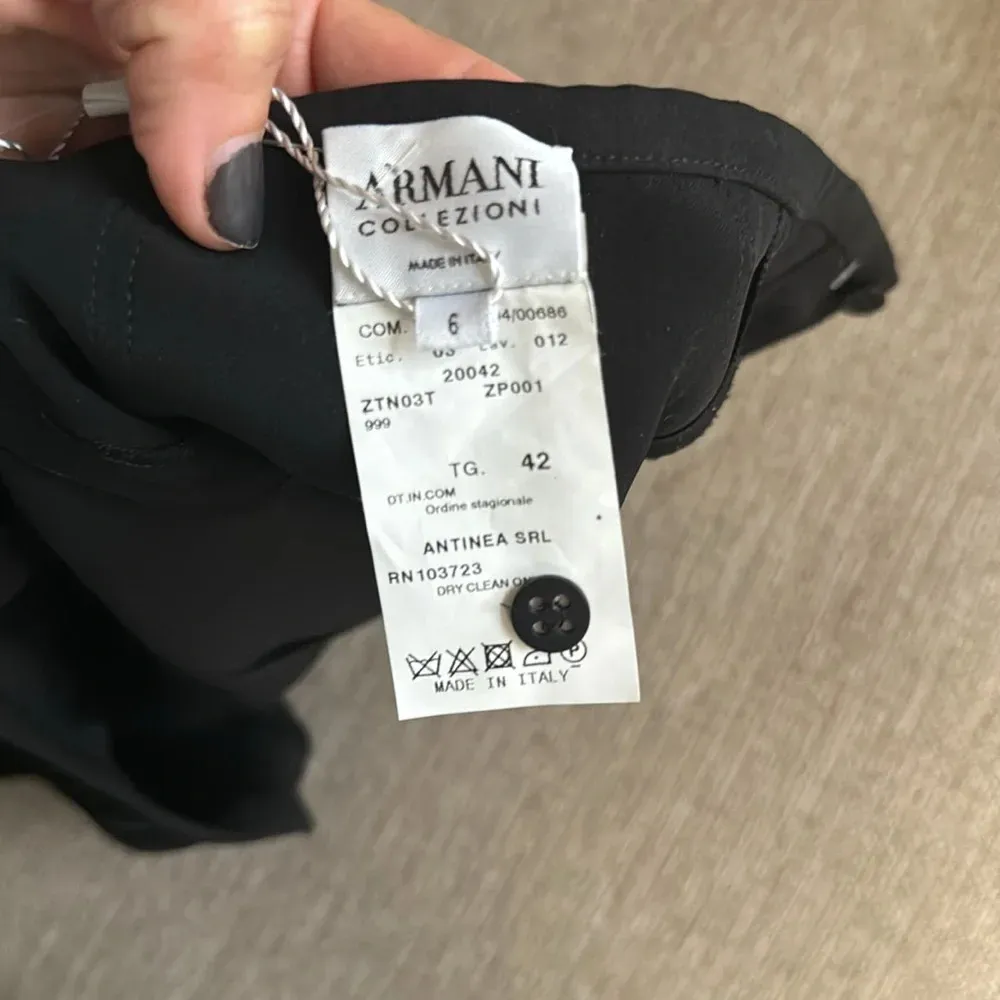 RARE. Armani NWT silk blend split panel skirt NWT size 6 black - Image 9