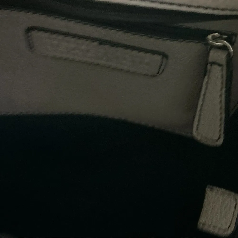 Women's grey Leather Tote Bag Zip Closure Casual Kenneth‎ Cole Handbag - Image 8