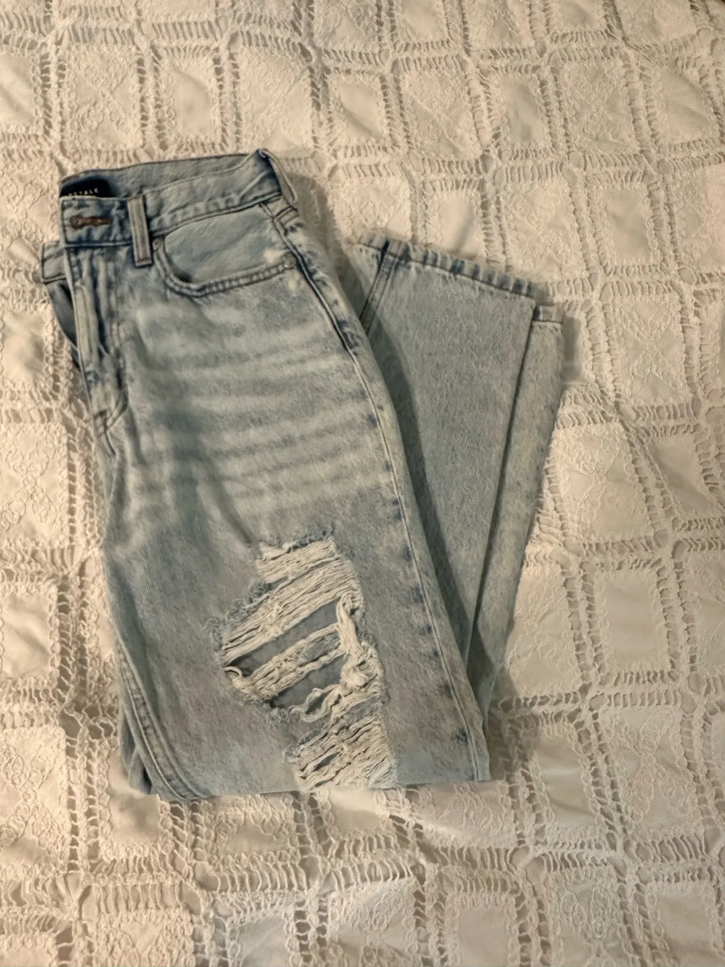 Distress Mom Jeans Areopostale  - Image 4