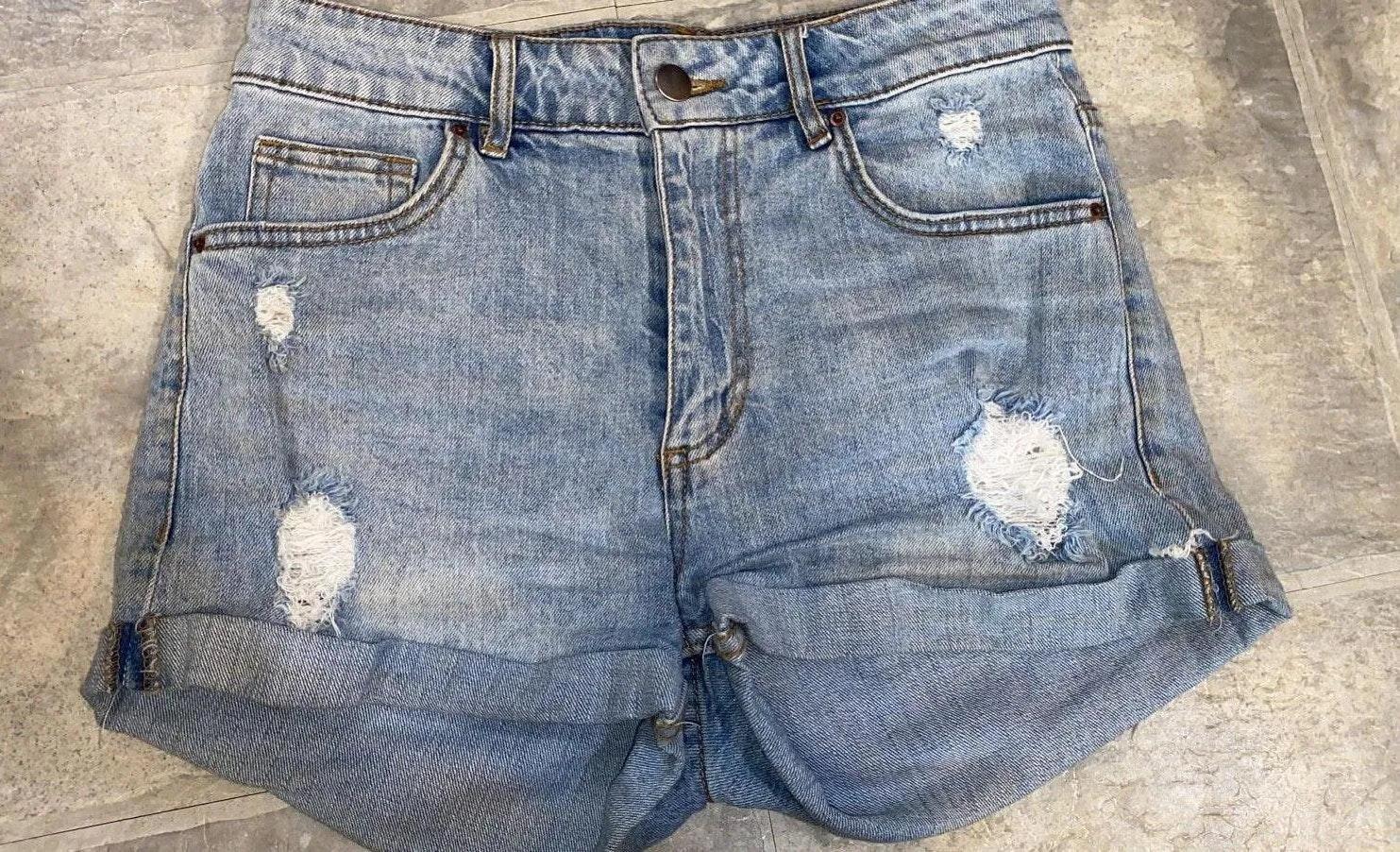 H&M denim shorts - Image 3