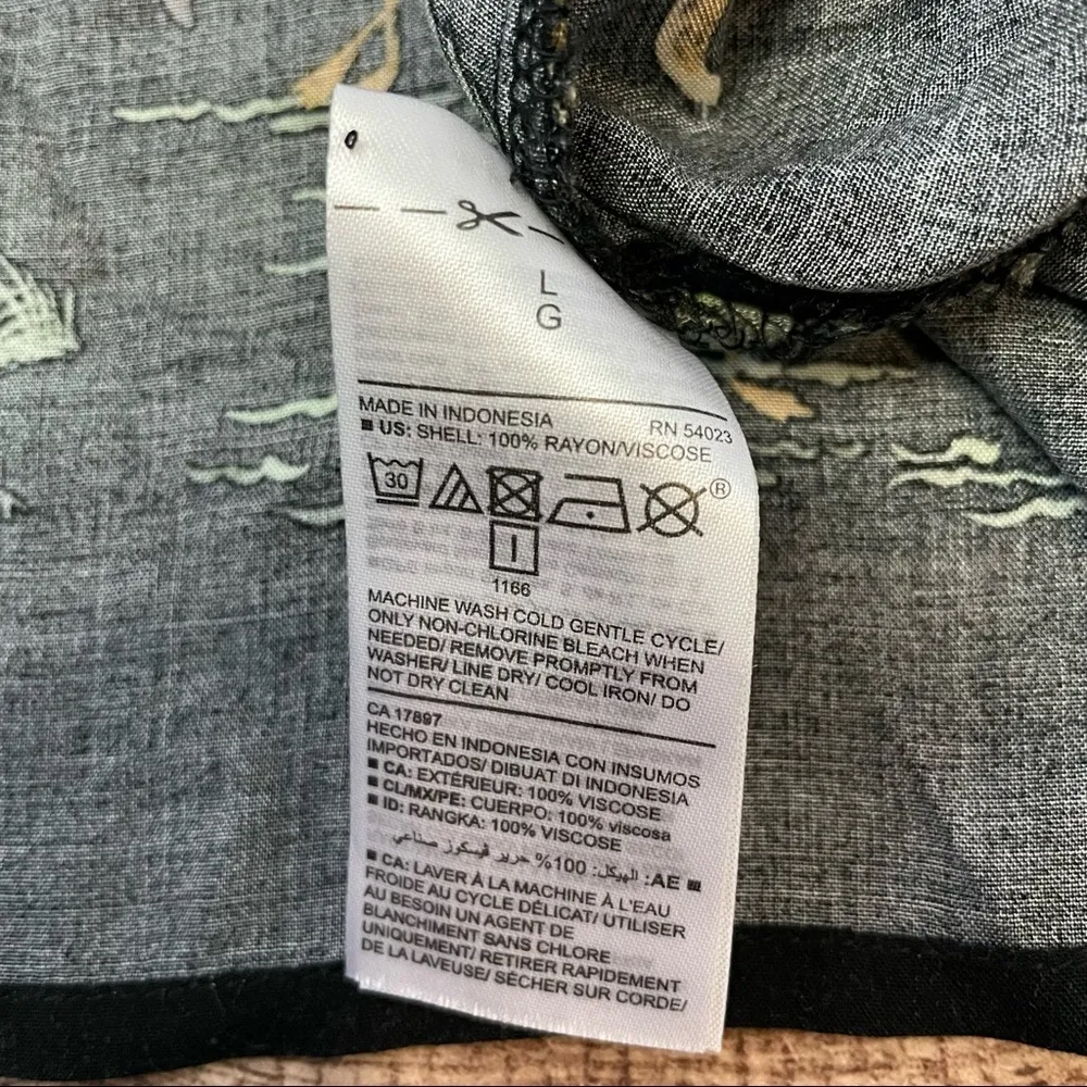 Old Navy Jungle Animal Print Tank Top Size Large - Image 4