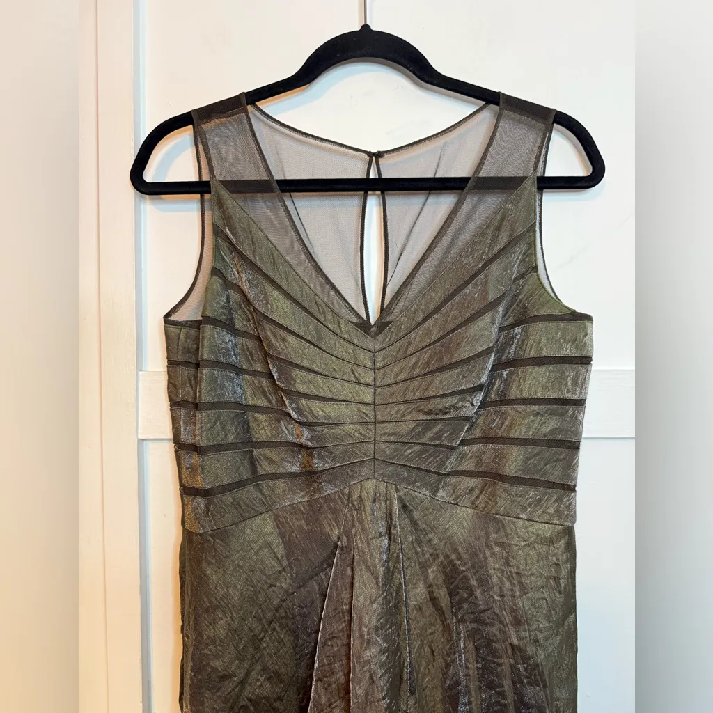 Adrianna Papell Silver Iridescent V-Neck Whimsigoth Flowy Cocktail Dress - Image 6