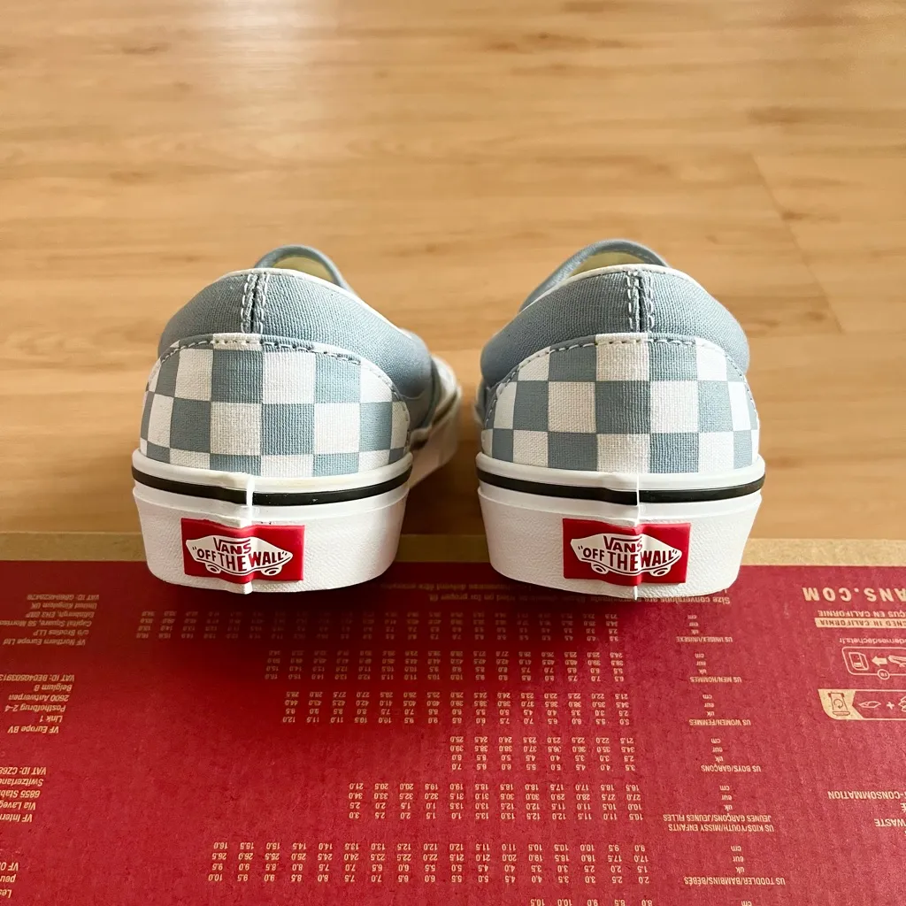 Van Classic Slip-On Checkerboard Shoe Mens 7.0 US Women 8.5 US - Image 6