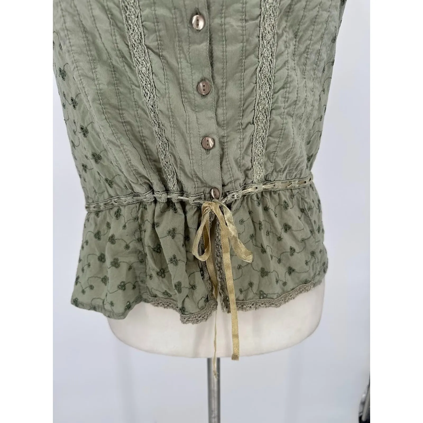 Aeropostale Green Eyelet Lace Button Front Tank Y2K Top Blouse Tie Waist M Boho - Image 3