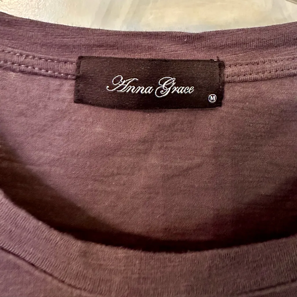 Anna Grace - Adorable Grey T-Shirt Dress with Ruched Siding - Brand new! - Image 3