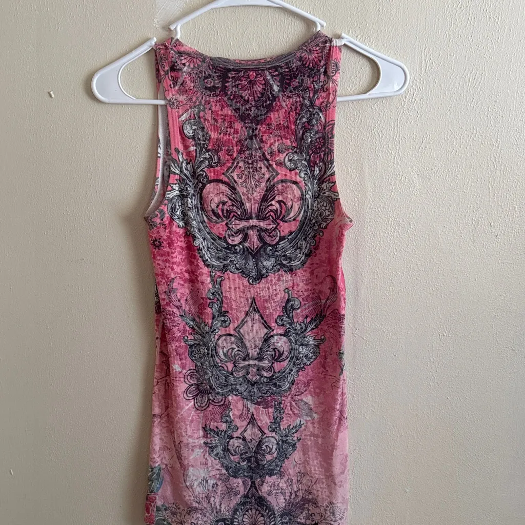 Vocal Pink and Gray Graphic Tank Top - Image 4