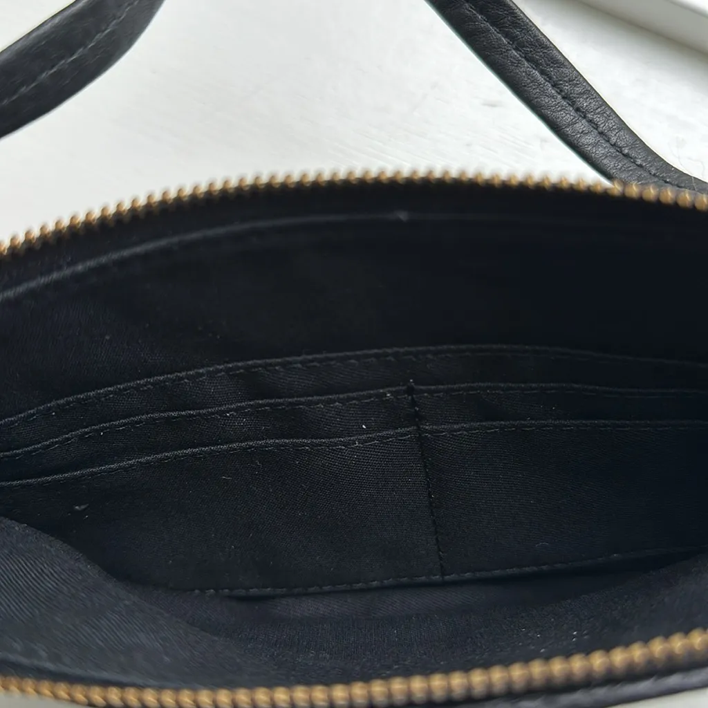 - NWT , Fossil , wallet wristlet WITH coin purse. 
Leather - Image 7