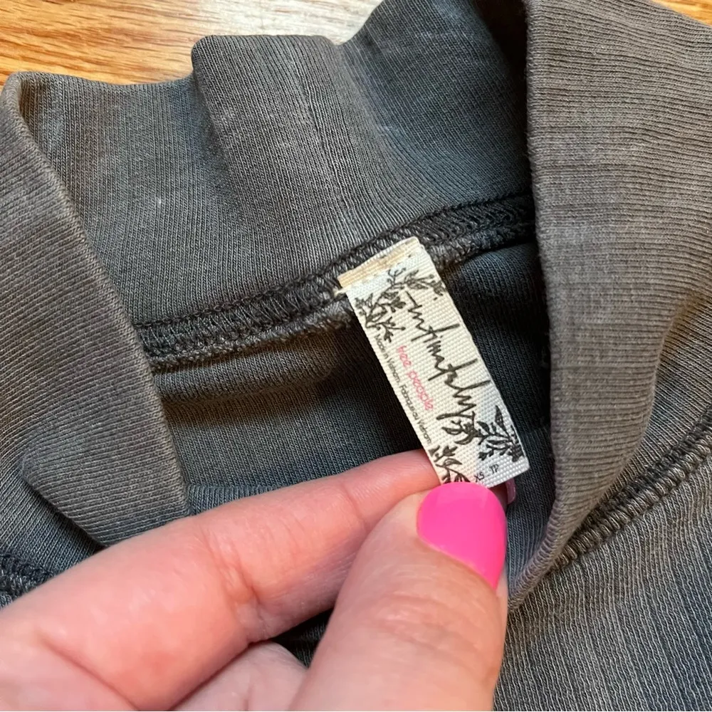 Intimately free people gray ribbed long sleeve shirt size XS - Image 3