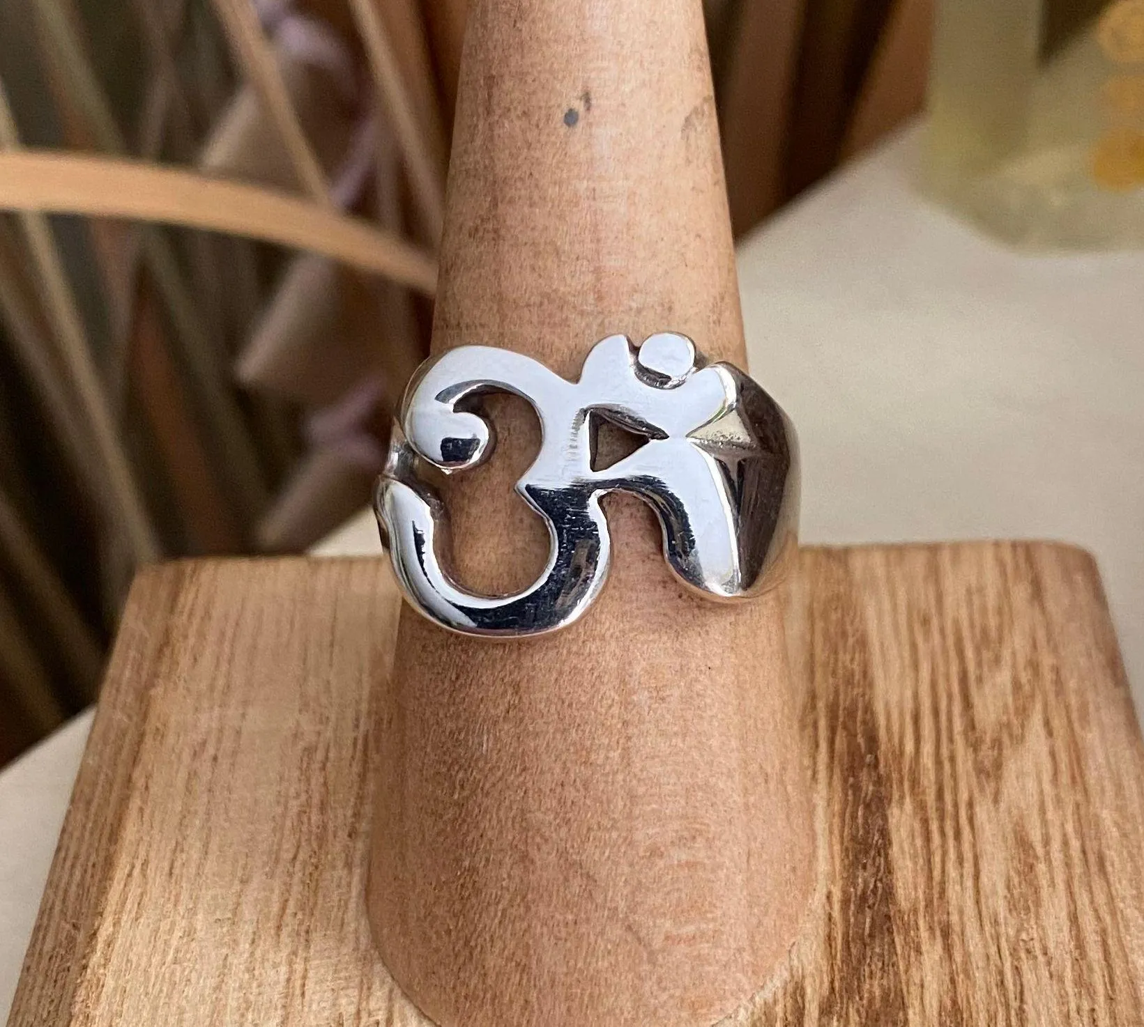 Sterling Silver High Polished Om Sign Ring Sizes 8,9 - Image 3