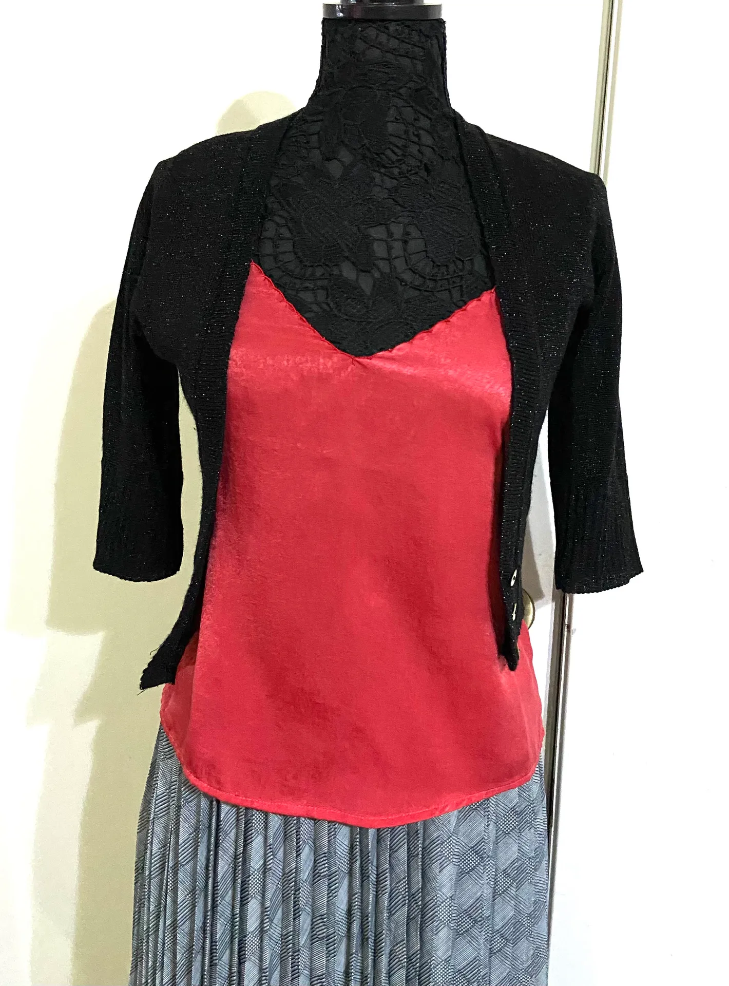 Vintage v neck button down bolero Cardigan Black Size M - Image 4