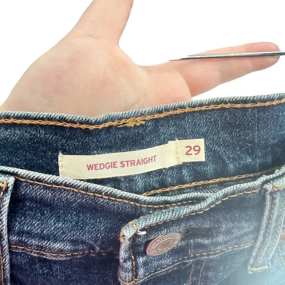 Levi's Wedgie Fit Straight Jeans Medium Destructed Size 29‎ - Image 10