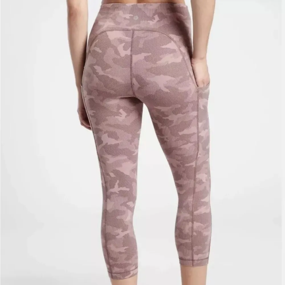 Athleta Women’s Ultimate Stash Pocket Camo Sz‎ M - Image 2