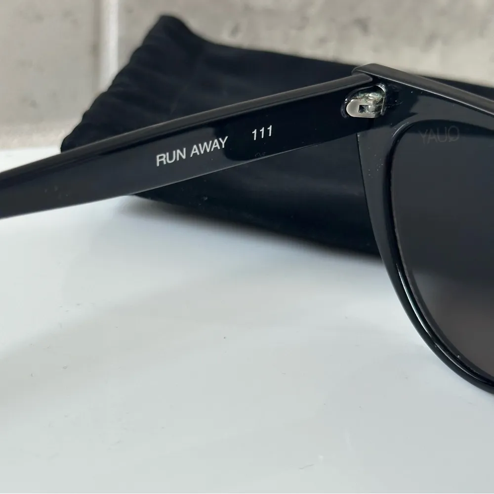 Quay Australia  RUN AWAY Black Cat-Eye Sunglasses - Image 7