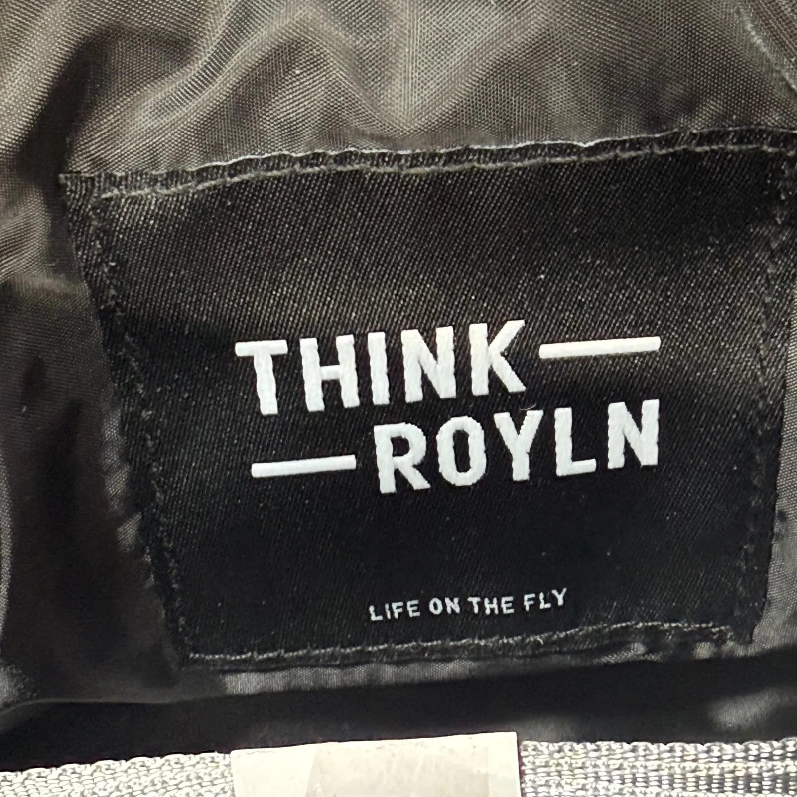 Think Royln Bum Bag Crossbody Quilted Belt Bag Nylon Black‎ NEW READ Black - Image 8