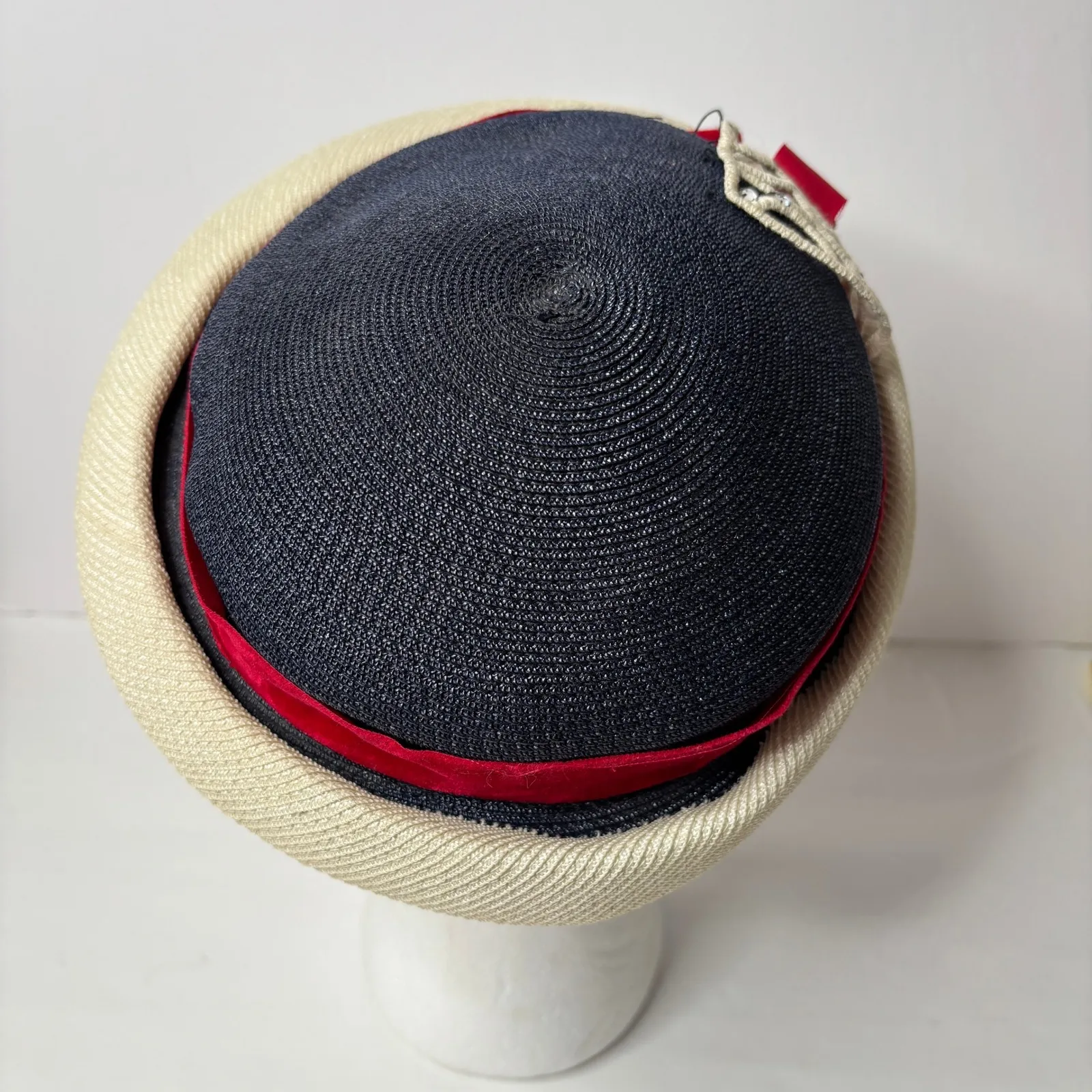 Vintage Womens Navy Blue Straw Hat With Red Ribbon Trim and Lattice Detail - Image 4