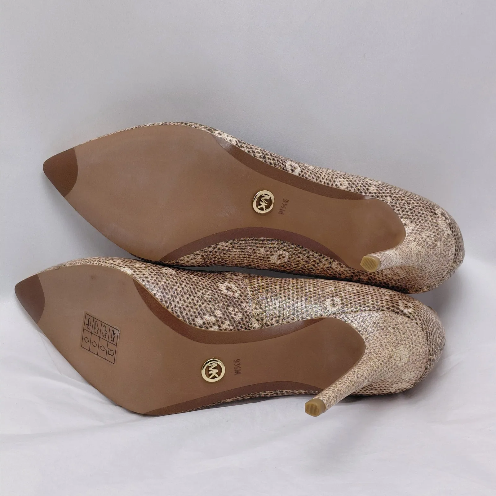 Michael Michael Kors Womens Pumps Oyster Embossed Leather Size 9.5 Wedding Party - Image 10