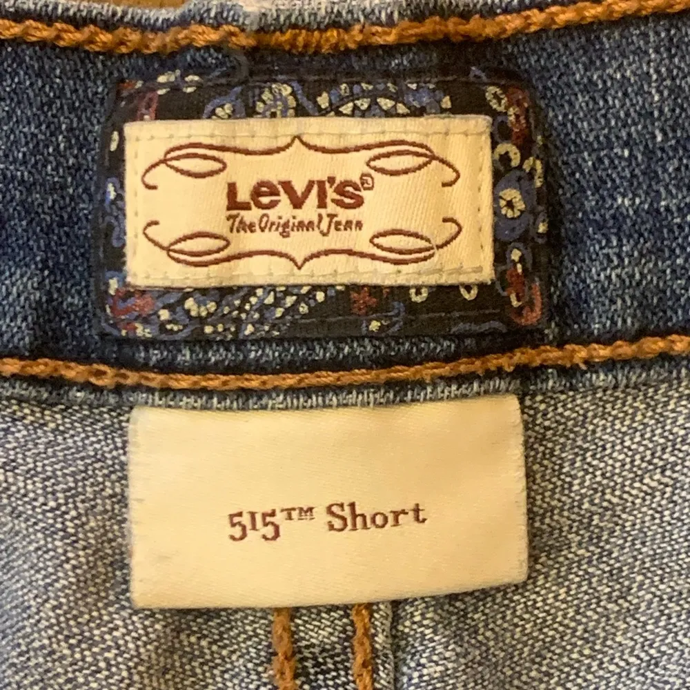 Levi’s 515 shorts size 8 Light blue wash some stretch detailed front pockets - Image 2
