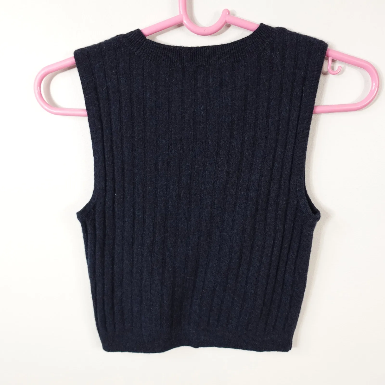 Club Monaco Italian Yarn Navy Sleeveless Ribbed Crop Top Sweater - Image 2