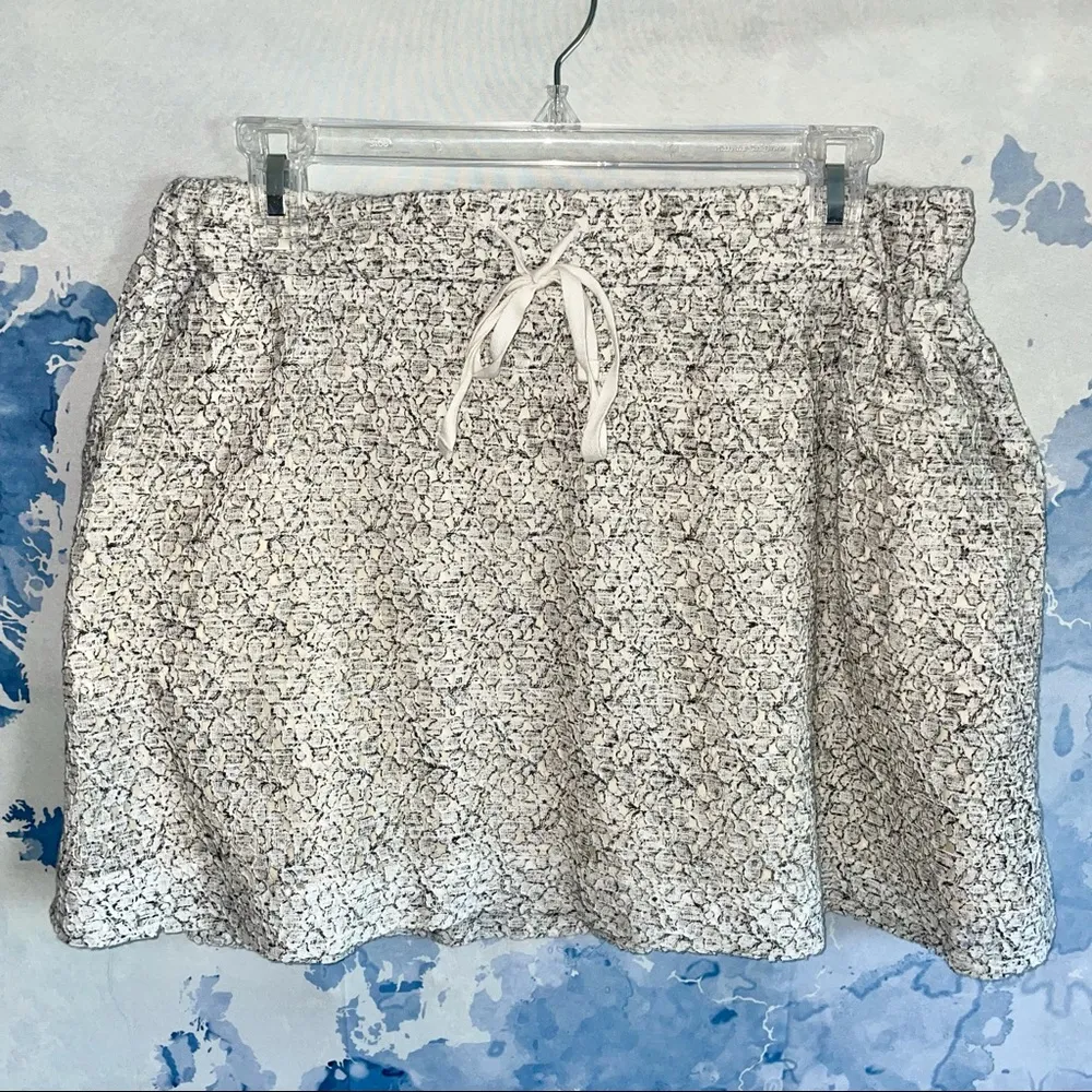 Lou & grey  Lace Overlay Drawstring Mini Skirt - Image 2