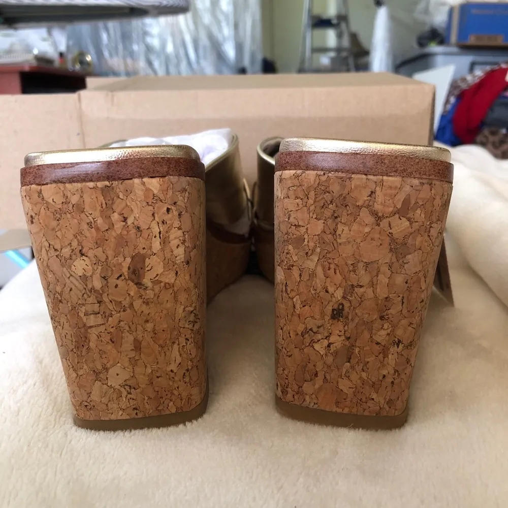 TIME and TRU Womens Comfort Gold Cork Wedge Platform Slip On Sandal Size 9 New - Image 6