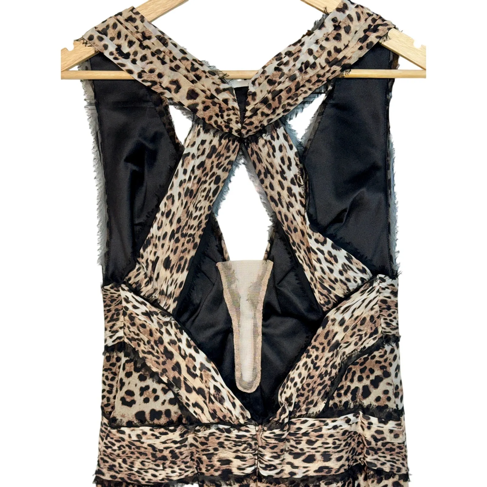 NWT Mandalay Grey Leopard Silk V - Image 6