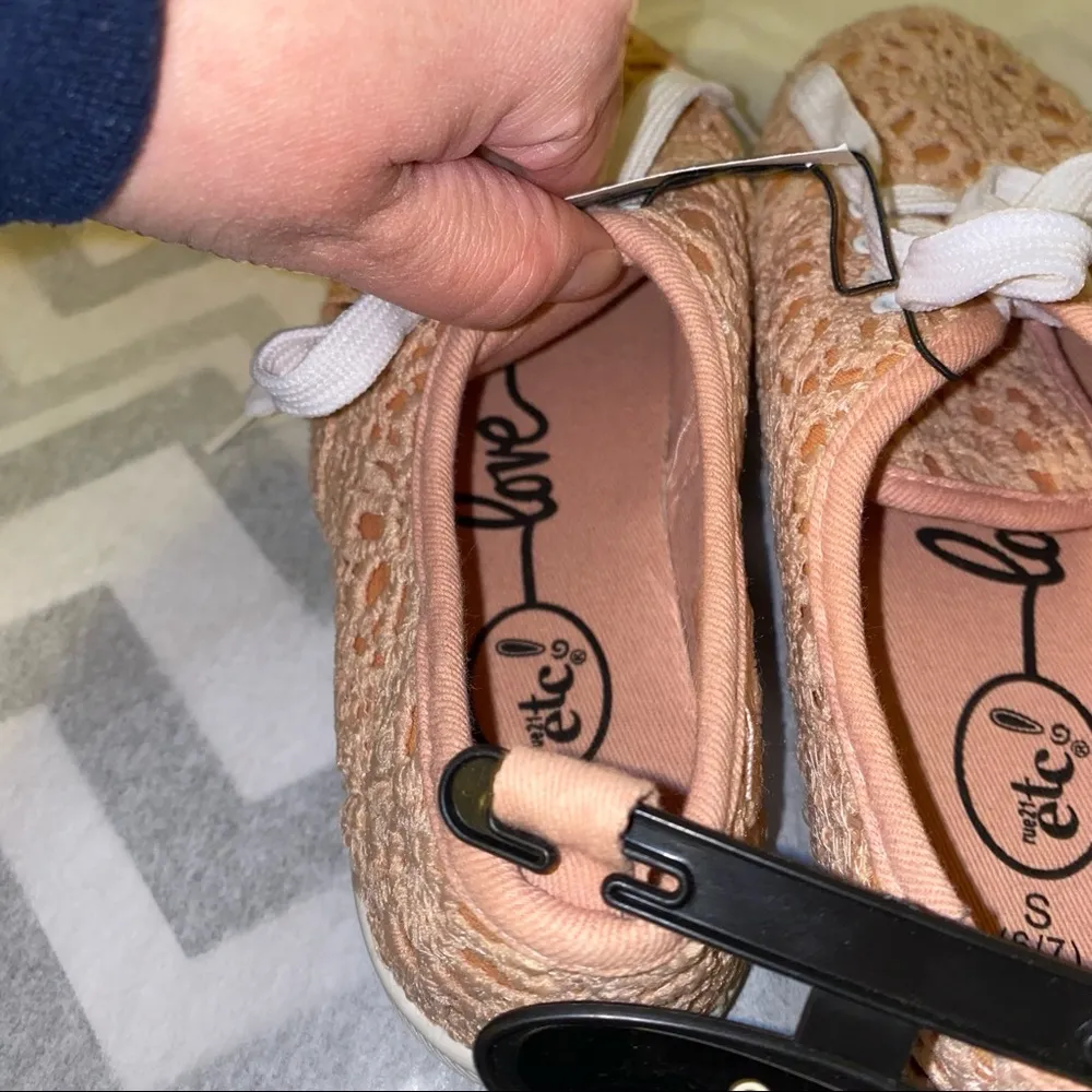 Rue21 Lace Canvas tennis shoes beige size small 6/7 - Image 10