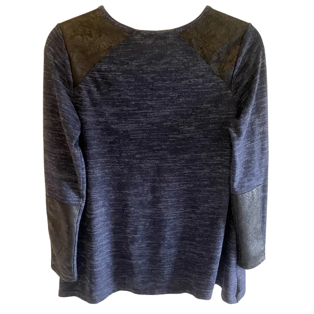 Jones Wear Navy Blue 3/4 Sleeve V-Neck Tight Knit Top Faux Leather Detail Size S - Image 2