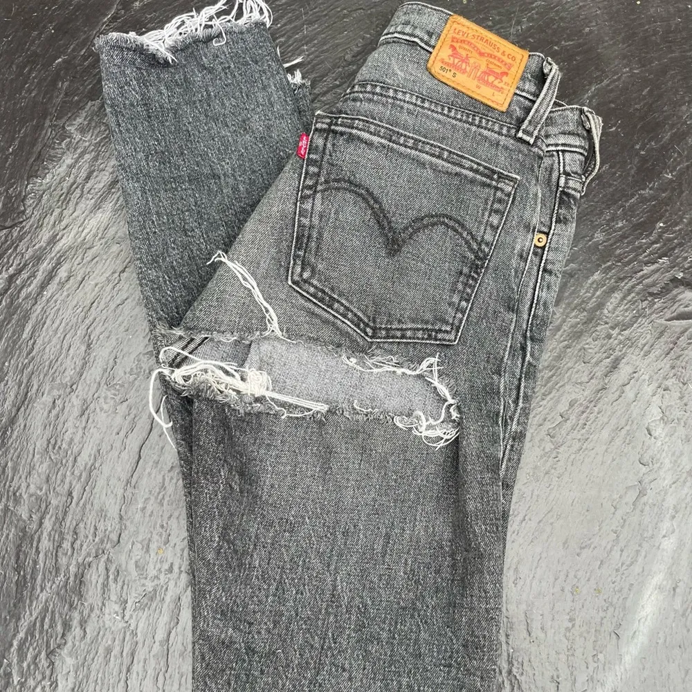 501 Levi high waisted jeans w25 x L30 - Image 3